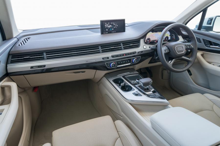 Торпедо Audi Q7 2.0 TFSI Quattro (4M) 2016 года  (JP) (фото 7 из 8)